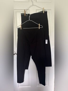 2 old navy maternity leggings size xl